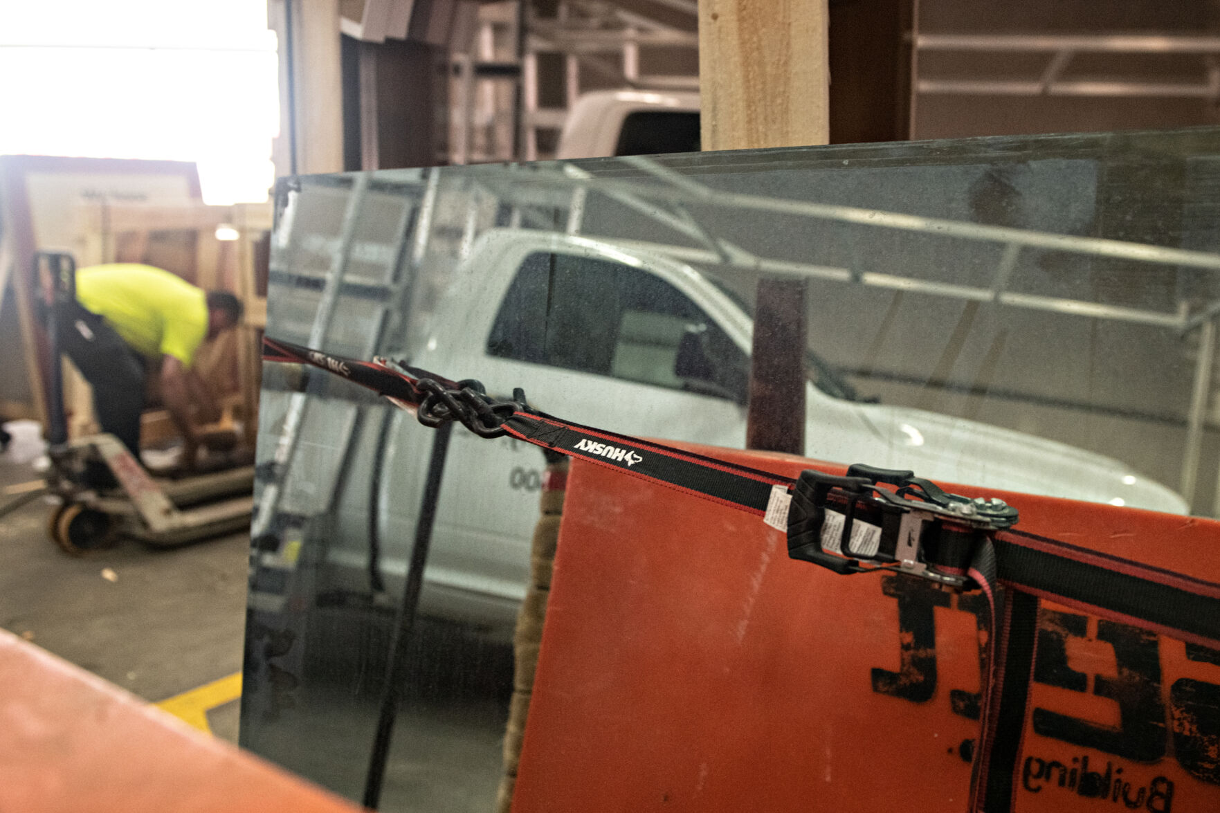 071621-pac-nws-glassinstallation